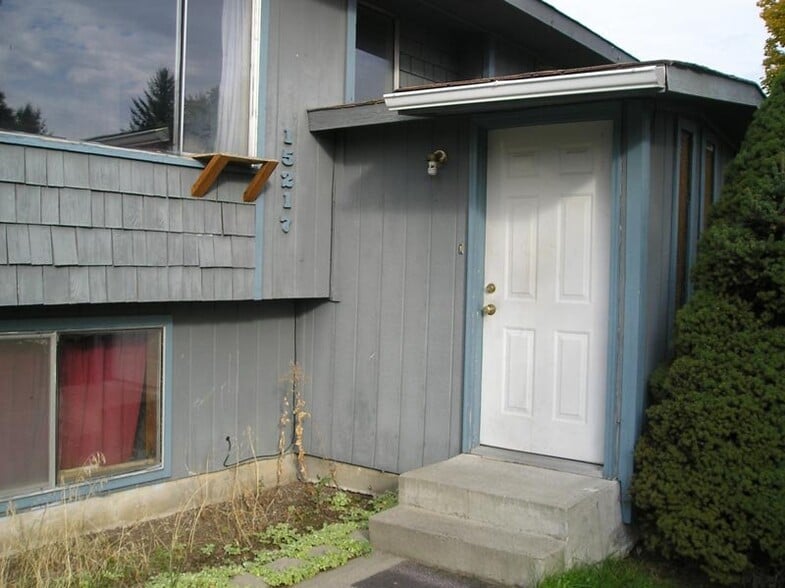 Building Photo - 15217 E 2nd Ave