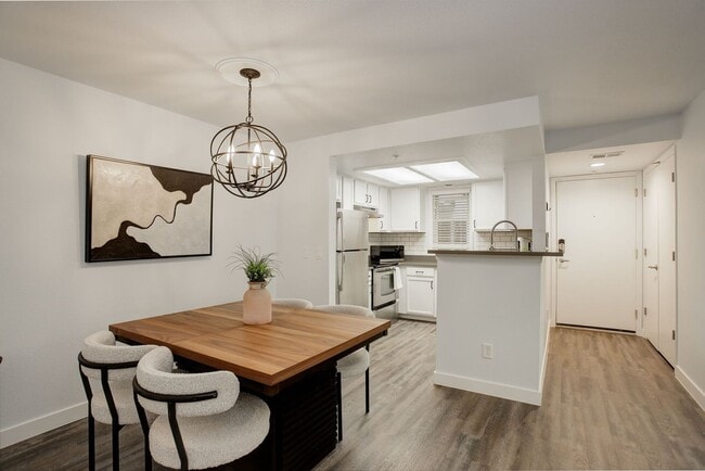 Building Photo - Modern 1BR | Prime Boulder + Gold Run Perks
