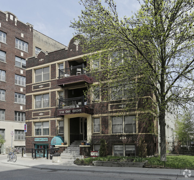 Primary Photo - 218 Oak Grove St
