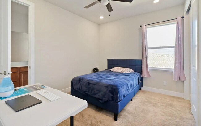 Building Photo - 14917 View Ter Ct