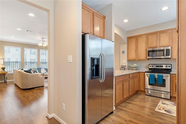 Building Photo - This Condo is The Perfect Blend of Comfort...