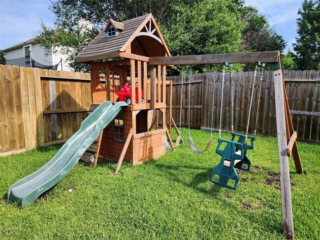 Building Photo - 25807 Elmley Pl