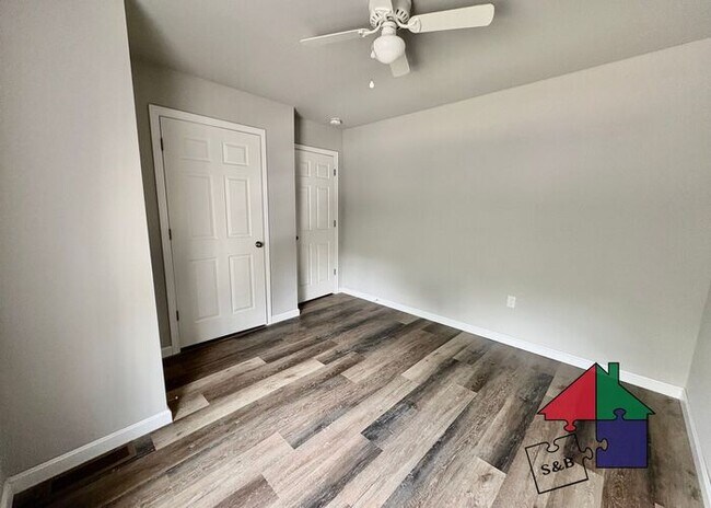 Building Photo - Room to Relax: 3BR/2.5BA Townhome in Milton
