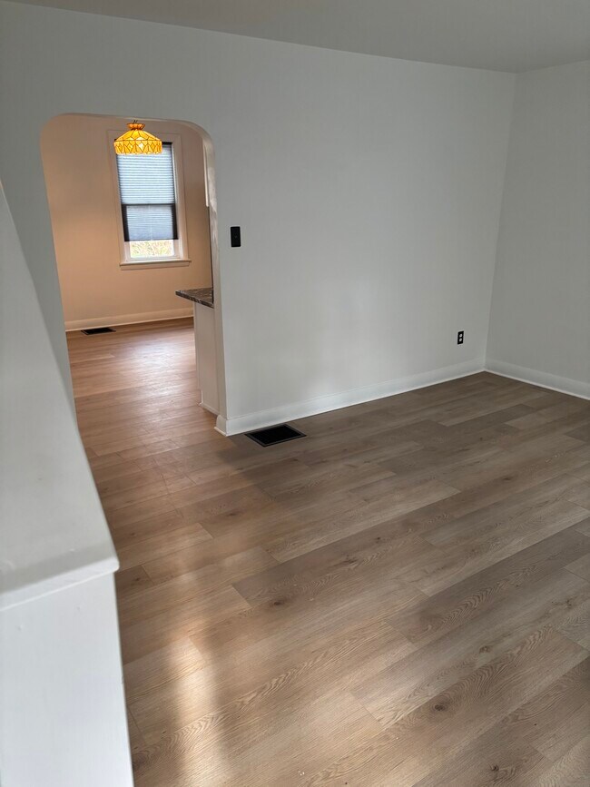 Building Photo - 210 Division St