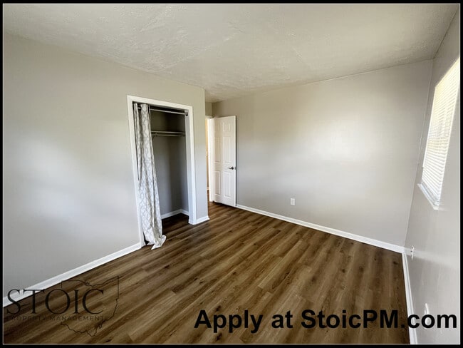 Building Photo - 2649 Kenray Dr