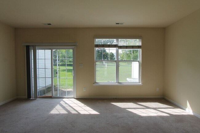 Building Photo - 316 Ross Ct