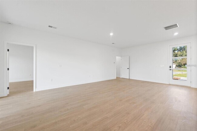 Building Photo - 4052 SW 132nd Ln