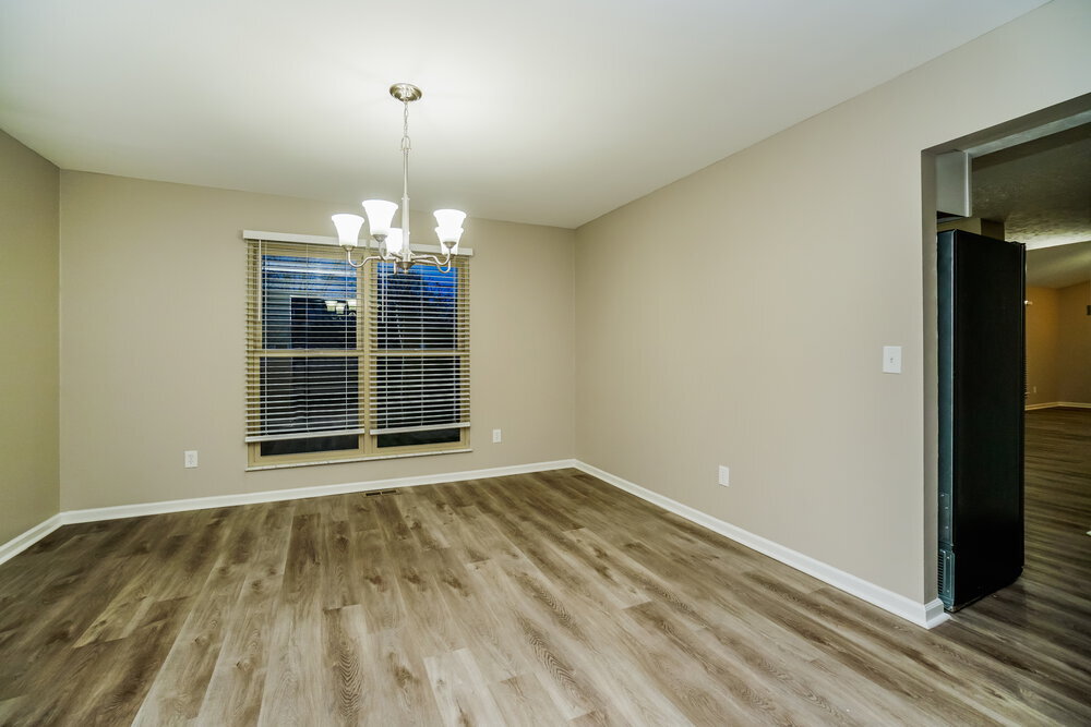 Building Photo - 1127 Crestview St