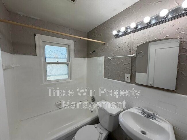 Building Photo - 8530 Lowell St