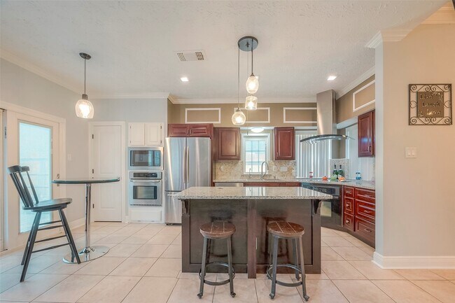 Building Photo - 5439 Fern Park Dr