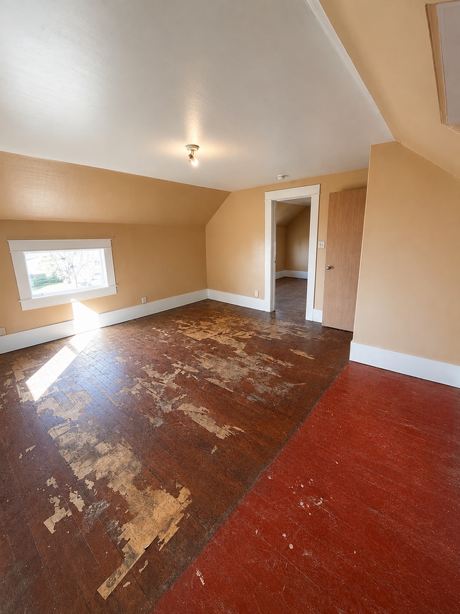 Building Photo - 220 D