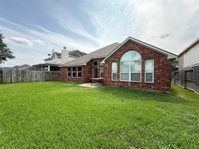 Building Photo - 11530 Columbia Pines Ln