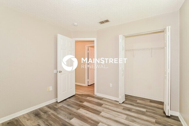 Building Photo - 3 Bedroom Pet-Friendly Home in Auburndale, FL with Main Street Renewal