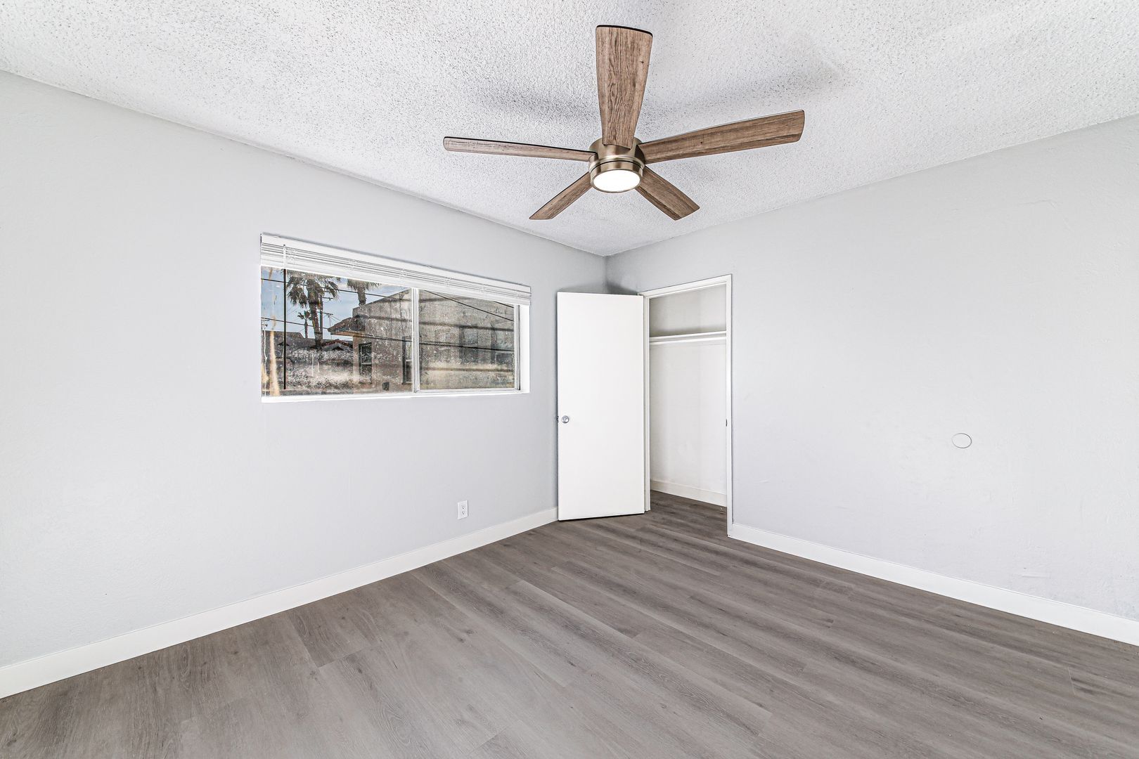 Building Photo - 811 Gardenia Ave