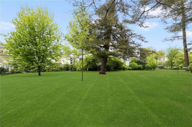 Building Photo - 45 Ayrault St