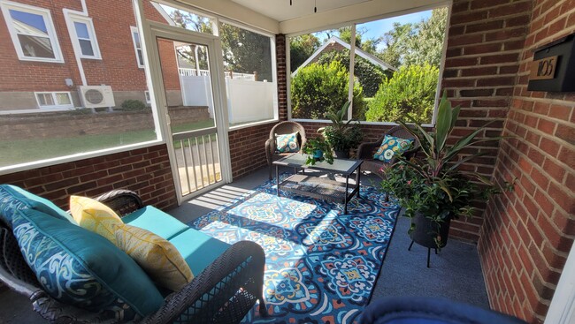 Screened porch - 1105 Westview Dr