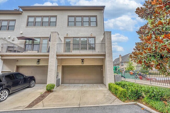 Building Photo - 6807 Encore Blvd