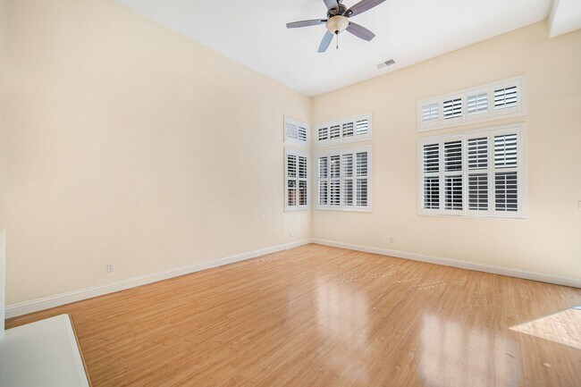 Building Photo - Highly Desirable Executive Home: 4 Bedrooms, 3 Bathrooms of Luxury Living