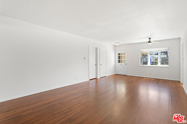 Building Photo - 13219 S Clydepark Ave