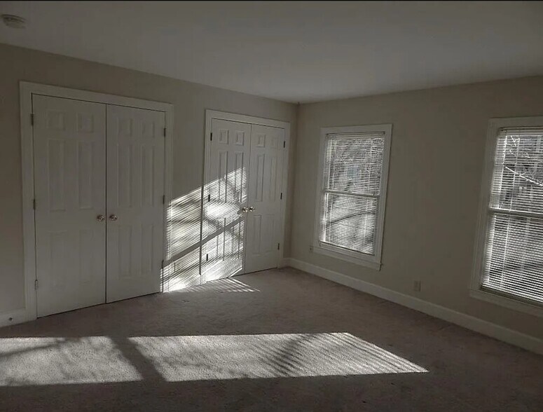 Building Photo - 3345 Golf Club Ln