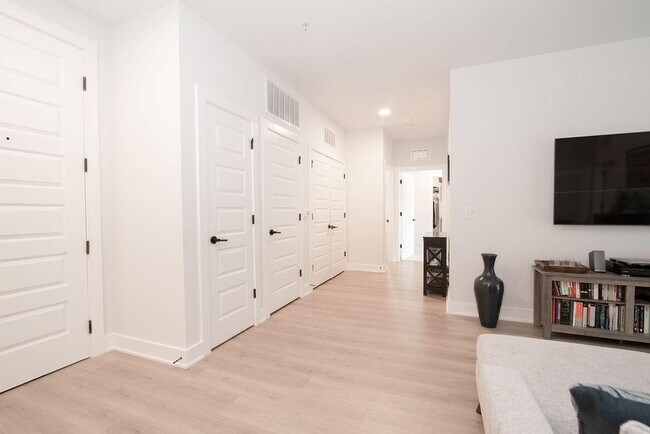 Building Photo - 3101 Govalle Ave