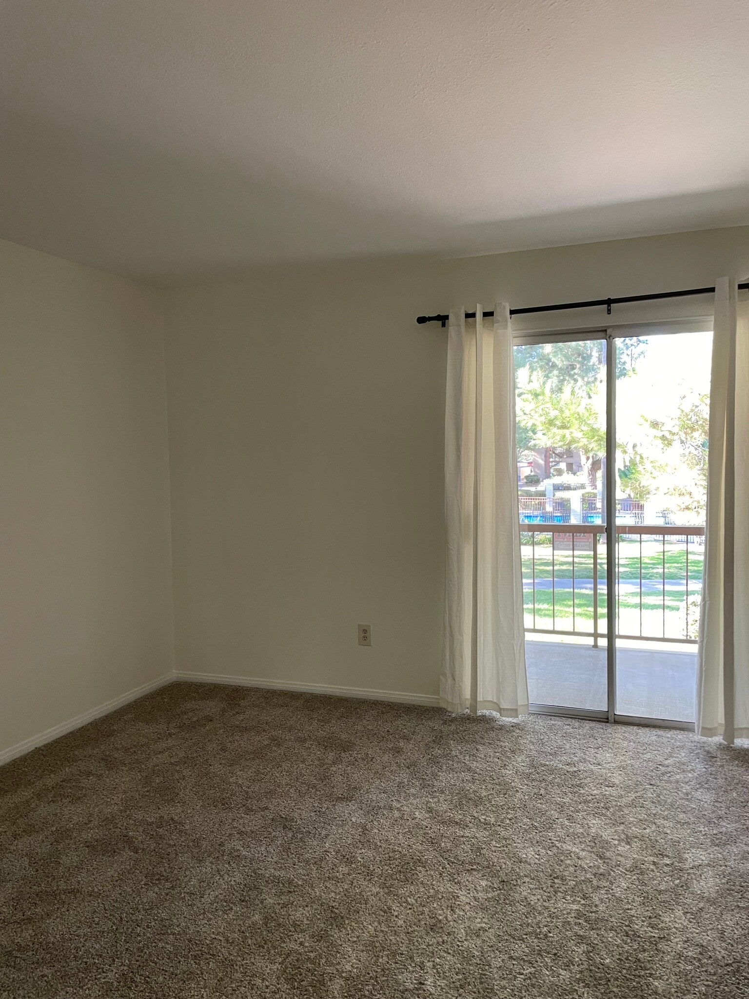 Carpeted Bedroom - 10737 San Diego Mission Rd