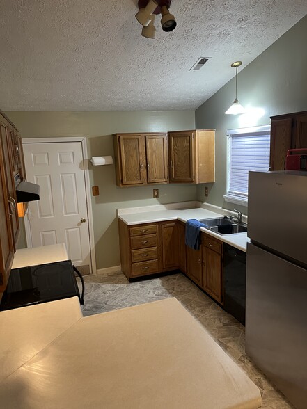 Kitchen - 1224 Prairie Depot