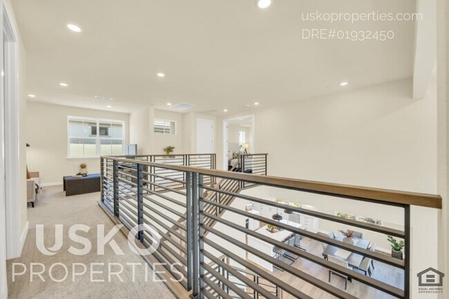 Building Photo - 7095 Soleil Wy