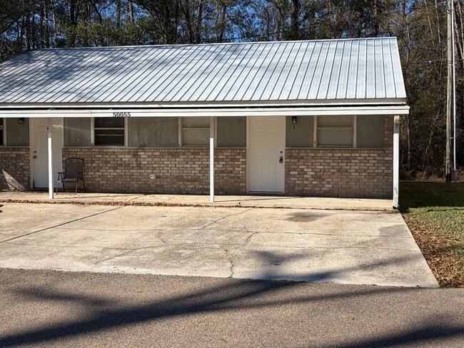 Building Photo - 50037 Kevin Dr