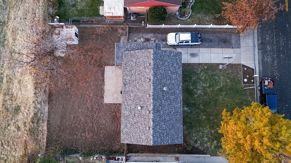 Building Photo - 5065 600 W
