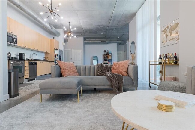 Building Photo - 2100 Van Buren St