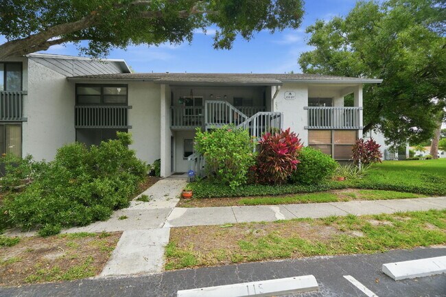 Building Photo - Condo For Rent in Largo with TONS OF UPGRADES!