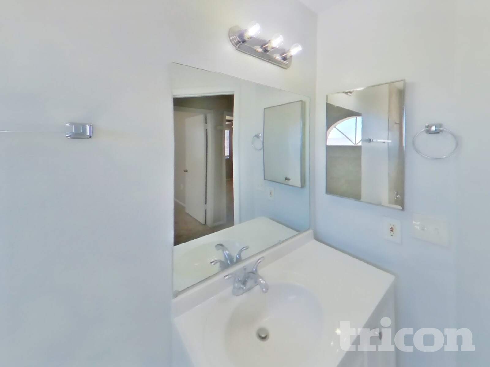 Building Photo - 6842 N 78th Ave