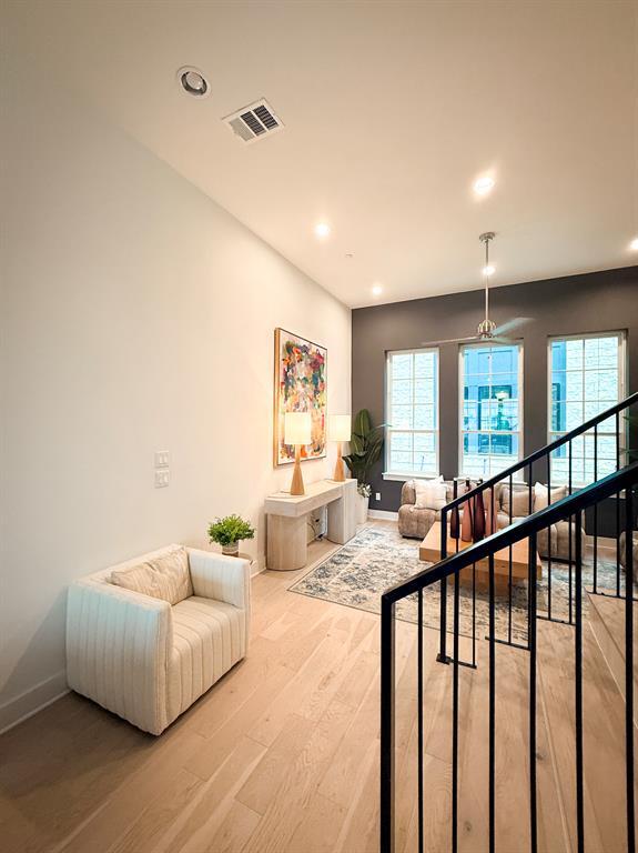 Building Photo - 264 Pullman Ct