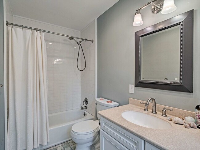 Building Photo - 14 Millstone Dr