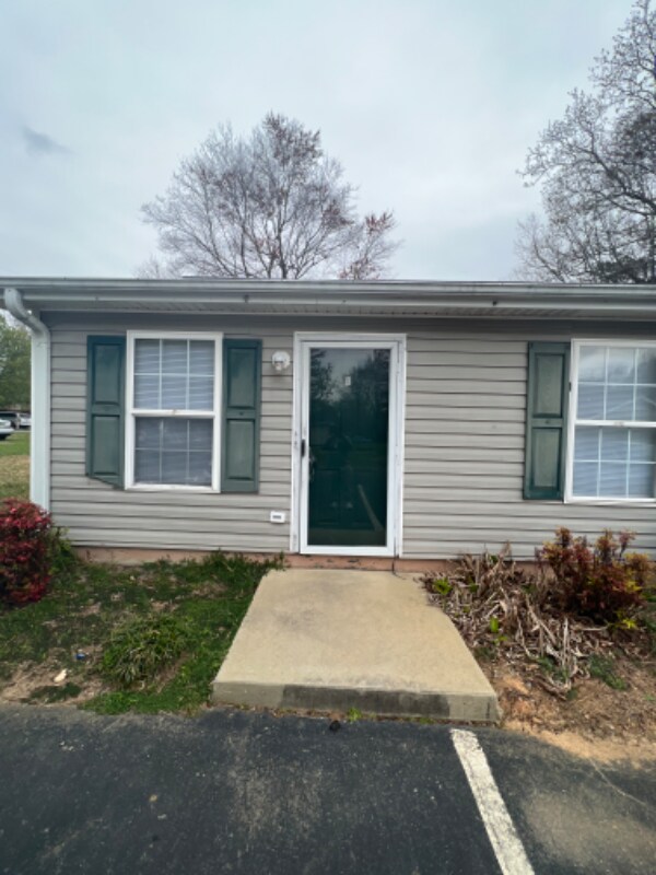 Building Photo - 317 Caswell St