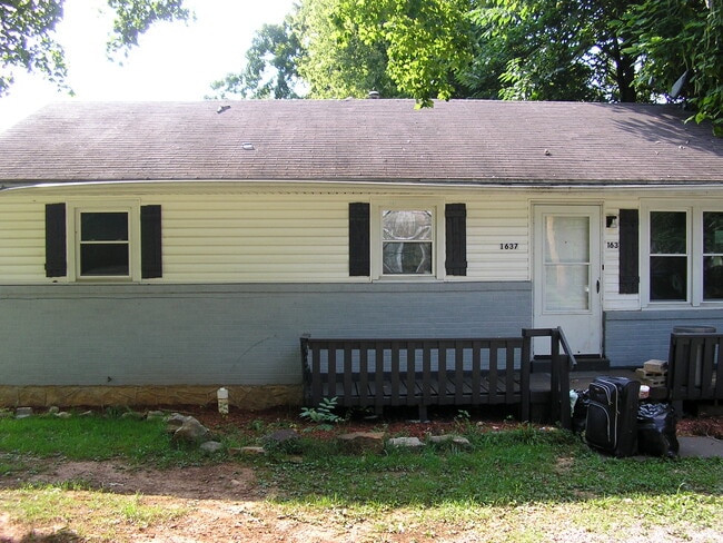 Building Photo - 1637 Johnson Dr