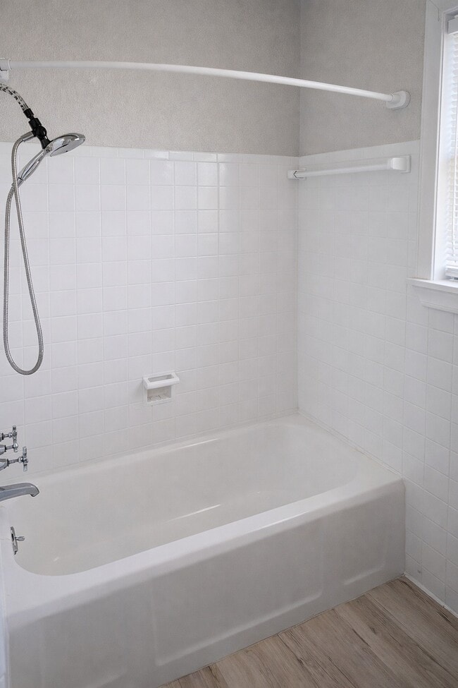 Building Photo - 5315 Bayway Dr