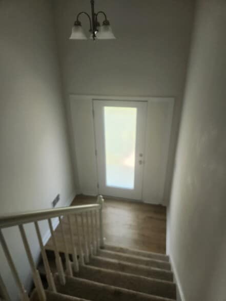 Building Photo - 1704 Danbury Dr