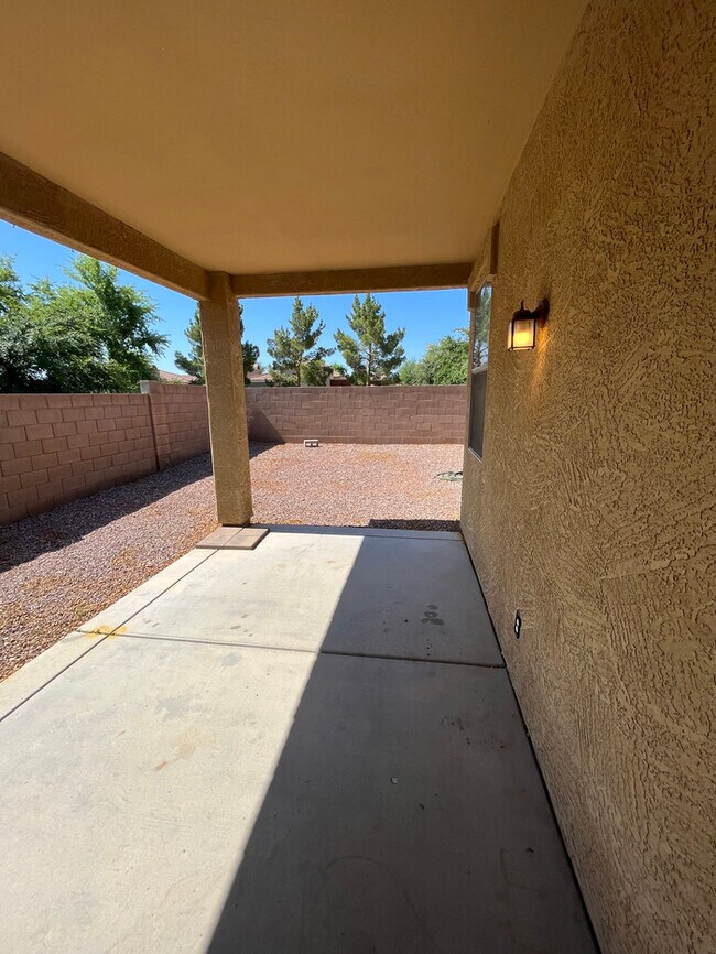 Building Photo - 3 Bed 2 Bath home in Bell West Ranch