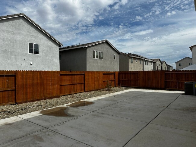 Building Photo - 5057 Star Dance Cir