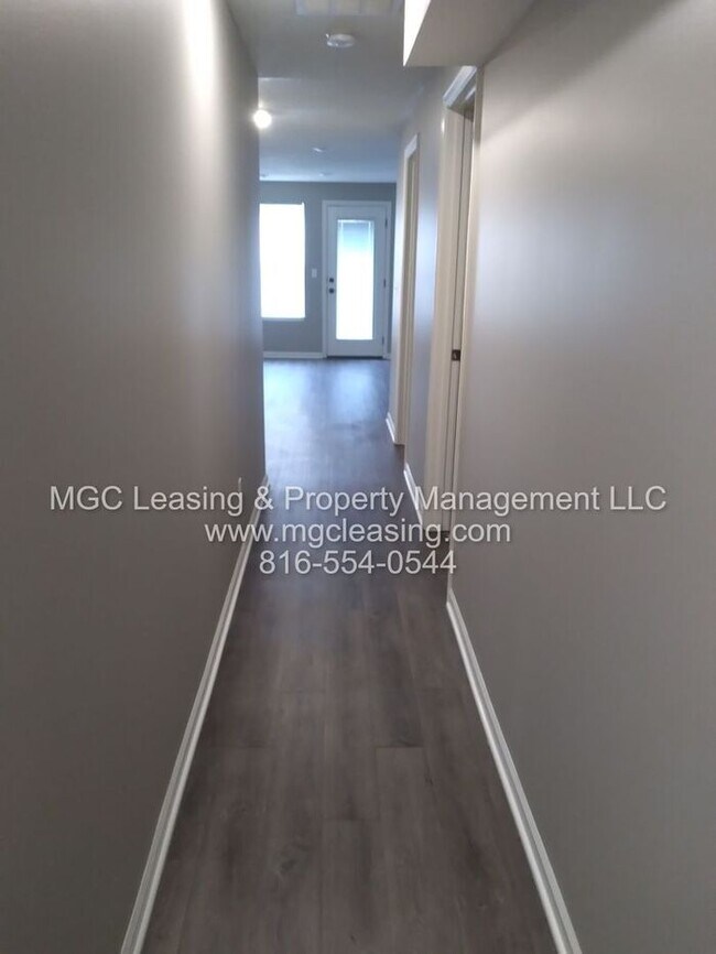 Building Photo - Beautiful Serrano Townhome with Walk-out Basement
