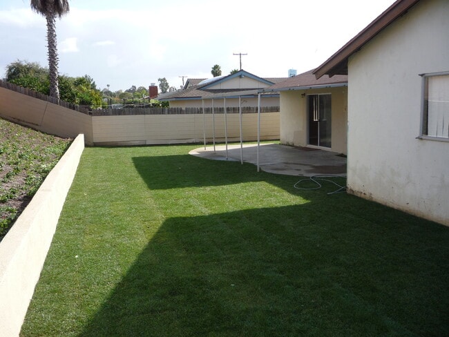 Building Photo - Spacious Lake Murray 4 Bedroom Home with Large Yard in Quiet San Diego Neighborhood