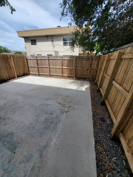 Building Photo - 3652 SW 60th Ter
