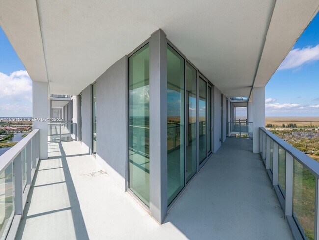 Building Photo - 2000 Metropica Wy