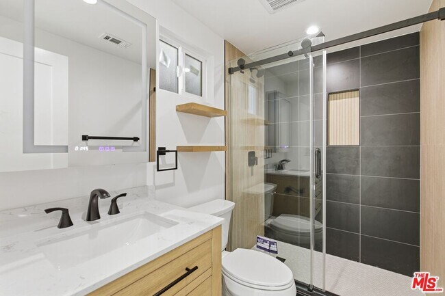 Building Photo - 5411 Troost Ave