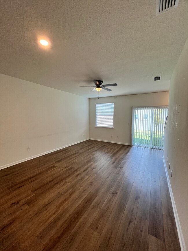 Building Photo - 9877 Fiddleback Ln