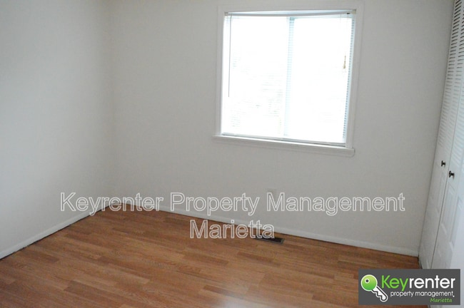 Building Photo - 2805 Pine Meadow Dr