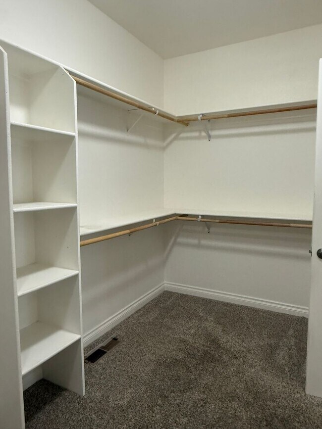 Building Photo - 1317 Cedar Creek Cir