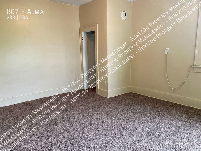 Building Photo - 807 E Alma-